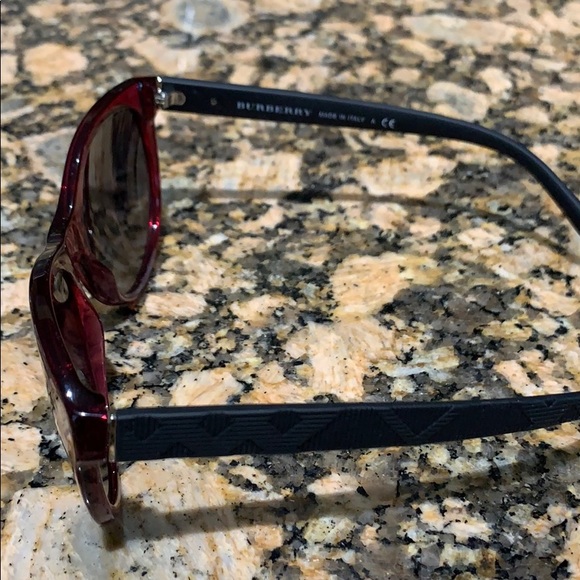 Maroon Burberry Sunglasses, gently used - Picture 5 of 8